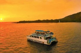 Body Glove Boat out for a Hawaii dinner cruise