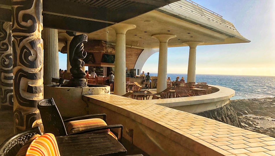 Don's Mai Tai Bar in Kona has a great Happy Hour
