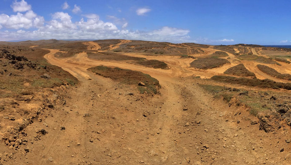 Dirt Roads on the way to Papakolea Green Sand Beach