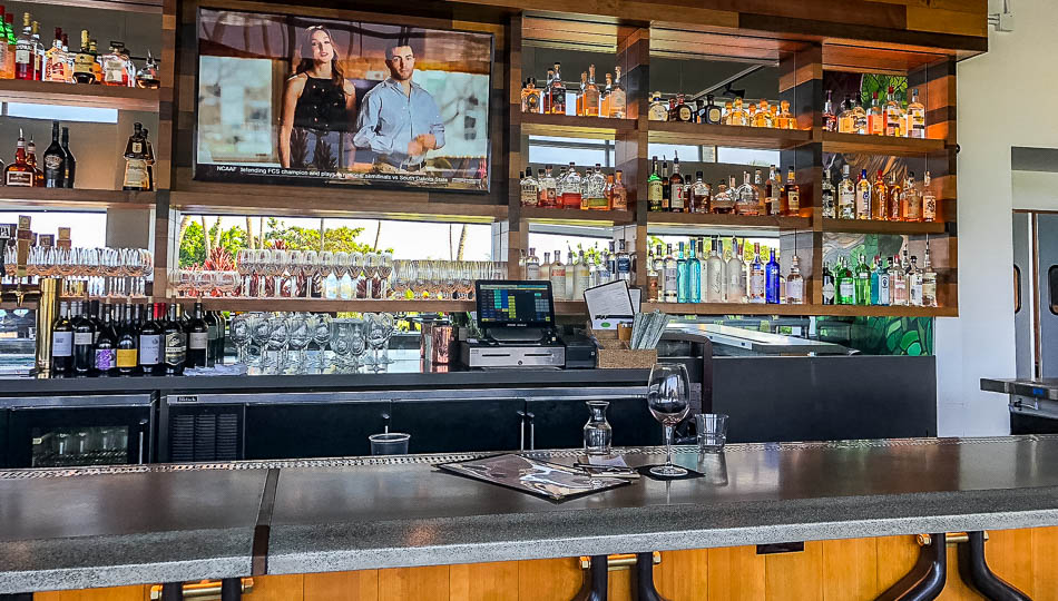 Hula Hulas Restaurant offers a fun and lively bar scene