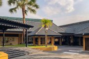 Keahou Shopping Center Central Courtyard