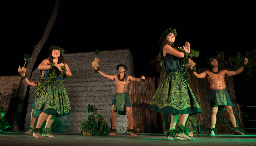 Island Breeze Luau Dancers at the Marriott King Kamehameha's Kona Beach Hotel