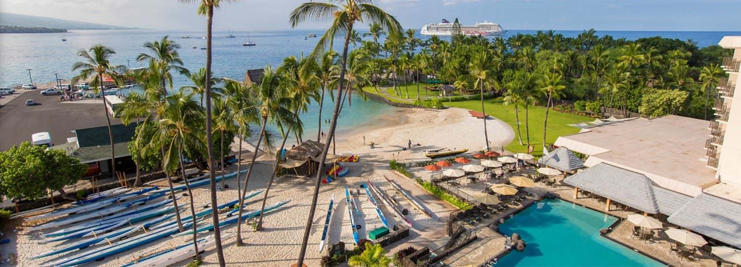 Kamakahonu Beach in front of the Marriott King Kamehameha's Kona Beach Hotel