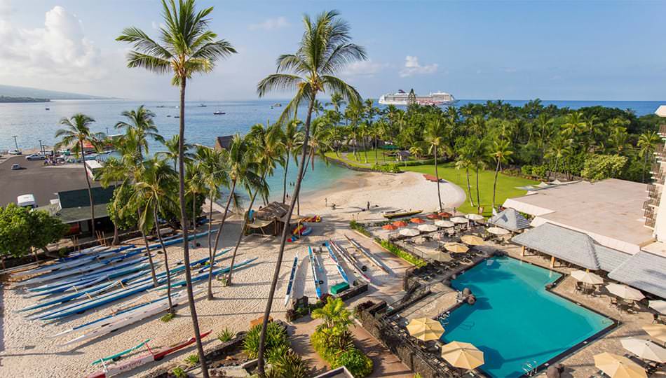 Marriott King Kamehameha's Kona Beach Hotel Pool and Kamakahonu Beach
