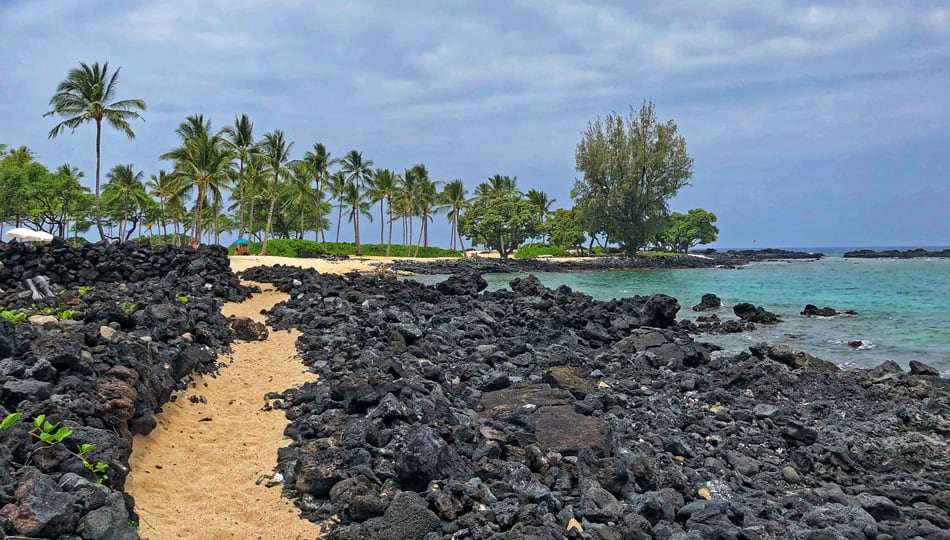 Trail between Kukio Beach and Kikaua Point Beach Park