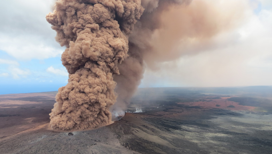 2018 Kilauea Hawaii Volcano Eruption - USGS Photo of Halemaumau explosion