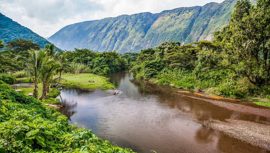 the Waimanu River in the Waipio Valley